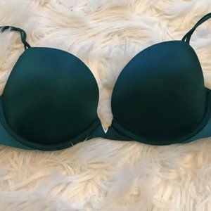 Victoria's Secret 32C/D70 Push-Up Plunge Bra